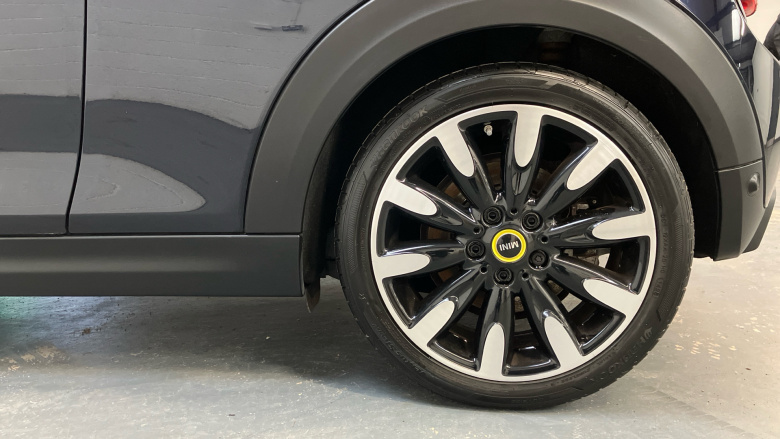 MINI Hatchback 1.5 Cooper Exclusive II 5dr Auto Petrol Hatchback